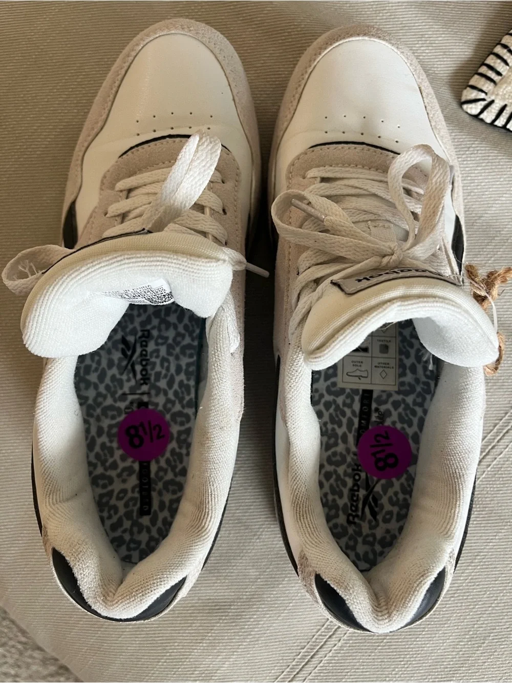 Reebok Ladies white sneakers. Size 8.5 (like new)